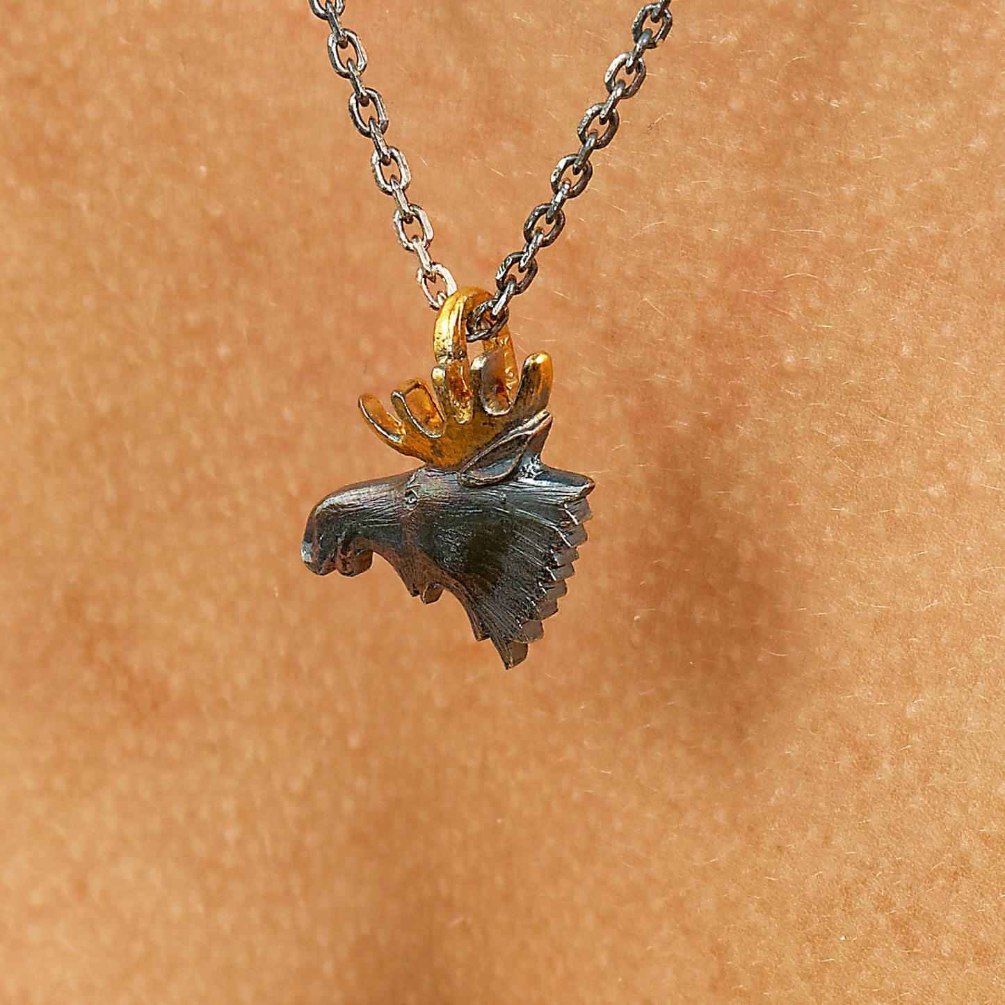 Classic moose head - 21 x 22 mm - with 50 cm silver chain