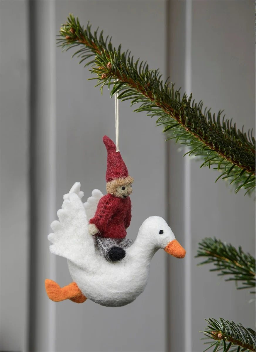 Wichtel mit Gans - handgearbeitet