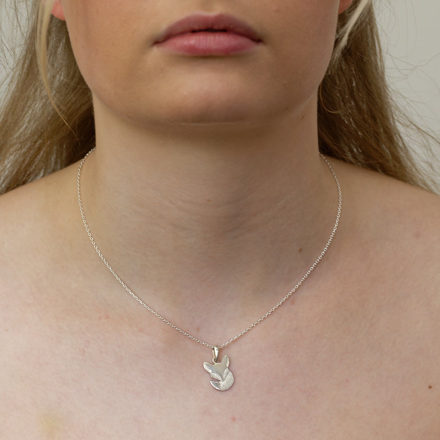 Arctic fox pendant with chain