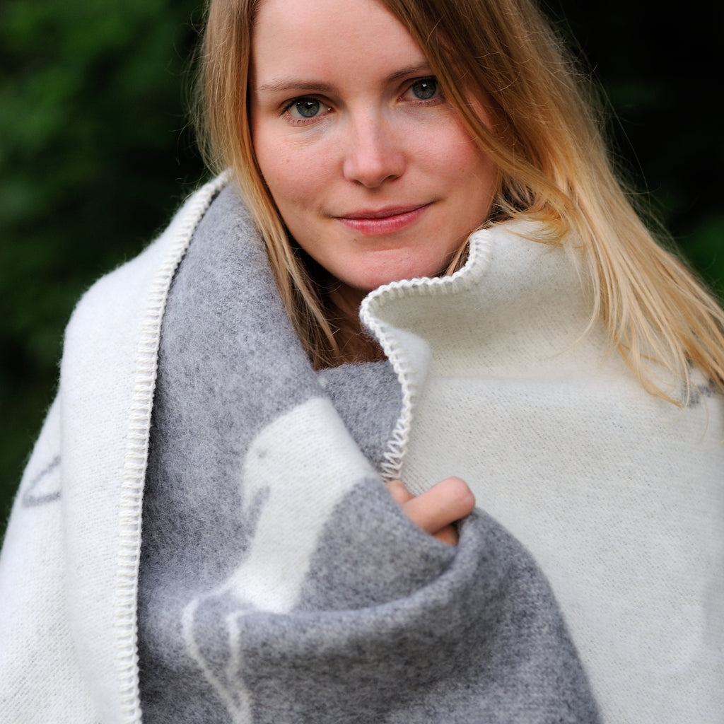 Visby - Gotland-Wolldecke - Möwe -grau