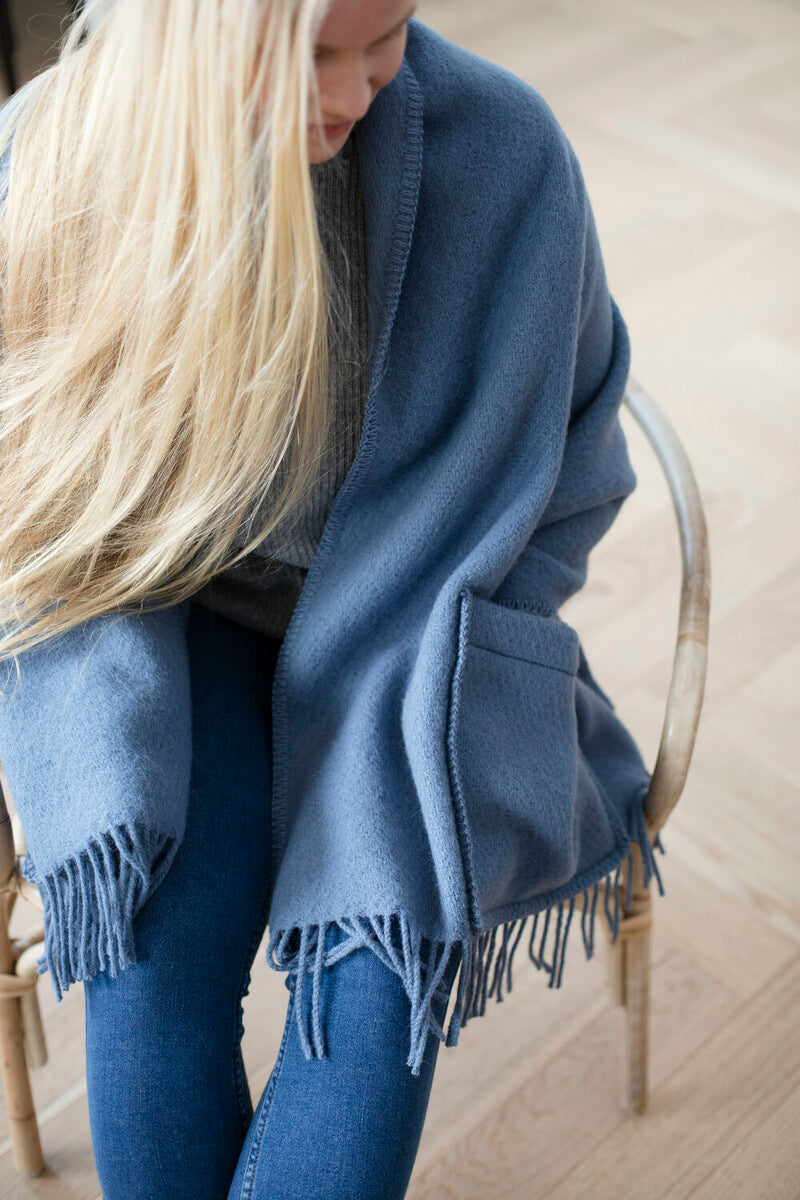 Siiri - Wollschal mit Taschen - Blau - 60 x 170 cm