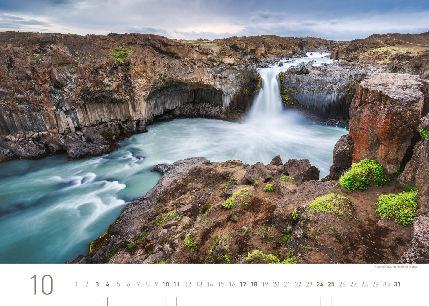 Island Exclusive Calendar 2025 - 70 x 50 cm - 360Grad Medien