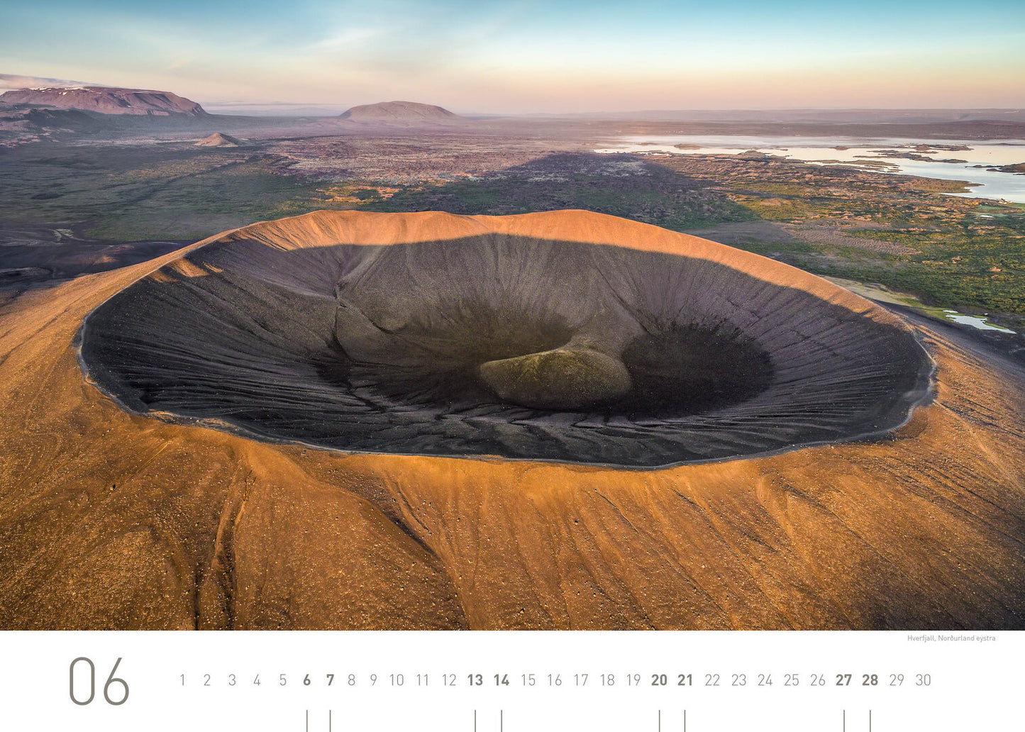 Island Exclusive Calendar 2025 - 70 x 50 cm - 360Grad Medien