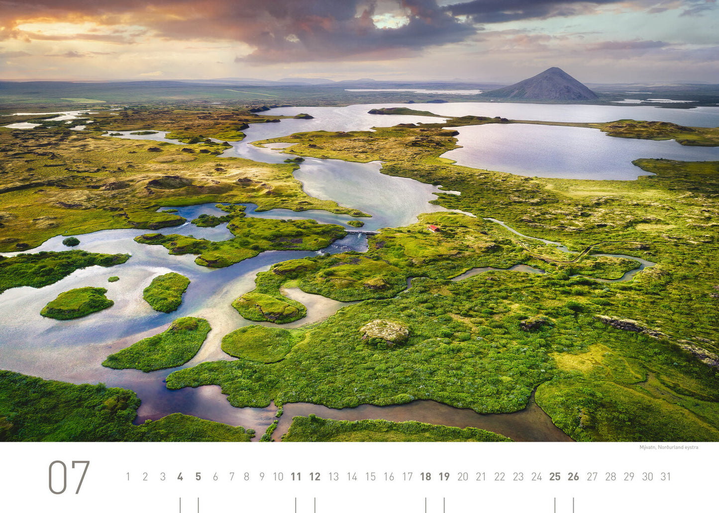 Island Exclusive Calendar 2025 - 70 x 50 cm - 360Grad Medien