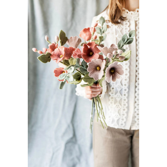 Stockrose aus Filz stilvolle Wohnraumdeko