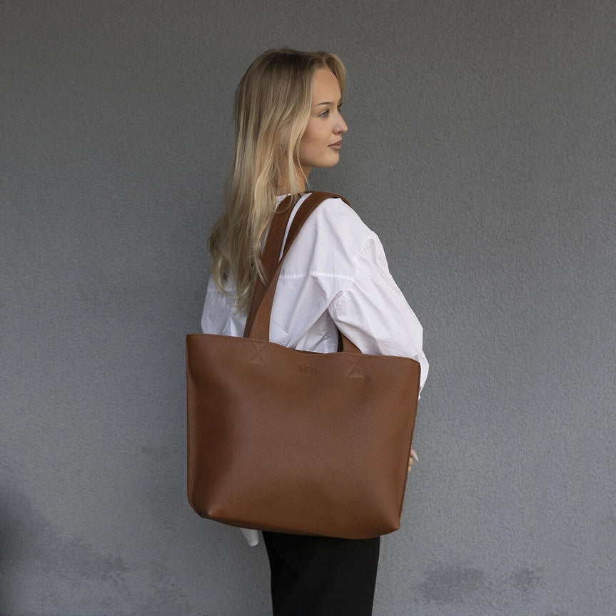Kajo Tragetasche aus Elchleder - Schwarz - Miiko Design Oy