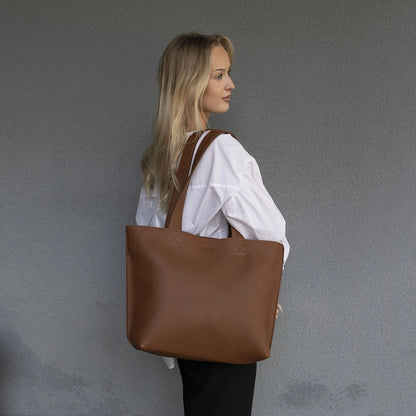 Kajo Tragetasche aus Elchleder - Schwarz - Miiko Design Oy
