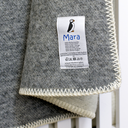 Wool blanket with polar bear motif - natural white / light grey - 140 x 200 cm